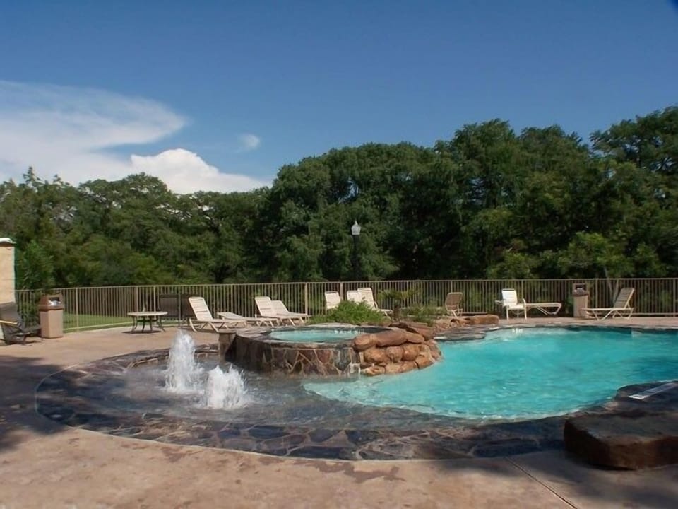 Family-friendly "Riverside" Pool with Fountains, Lounging &  Hot Tub Area 