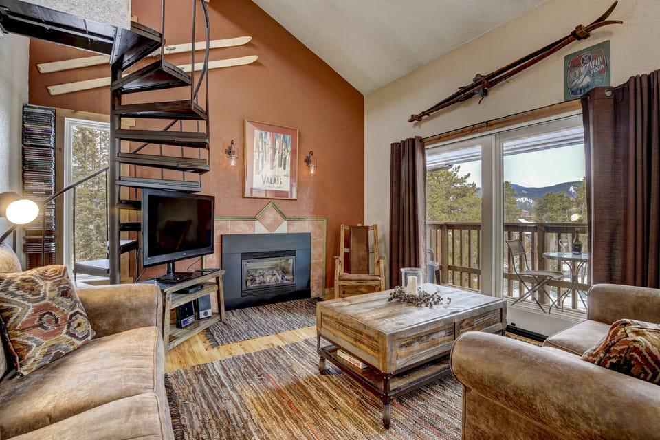 Vaulte ceilings, large south facing deck for great views.