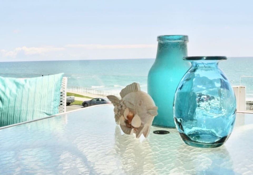 Beach/ocean view