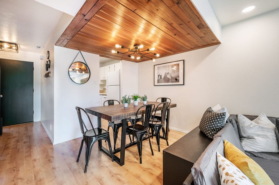 Open concept dining area
