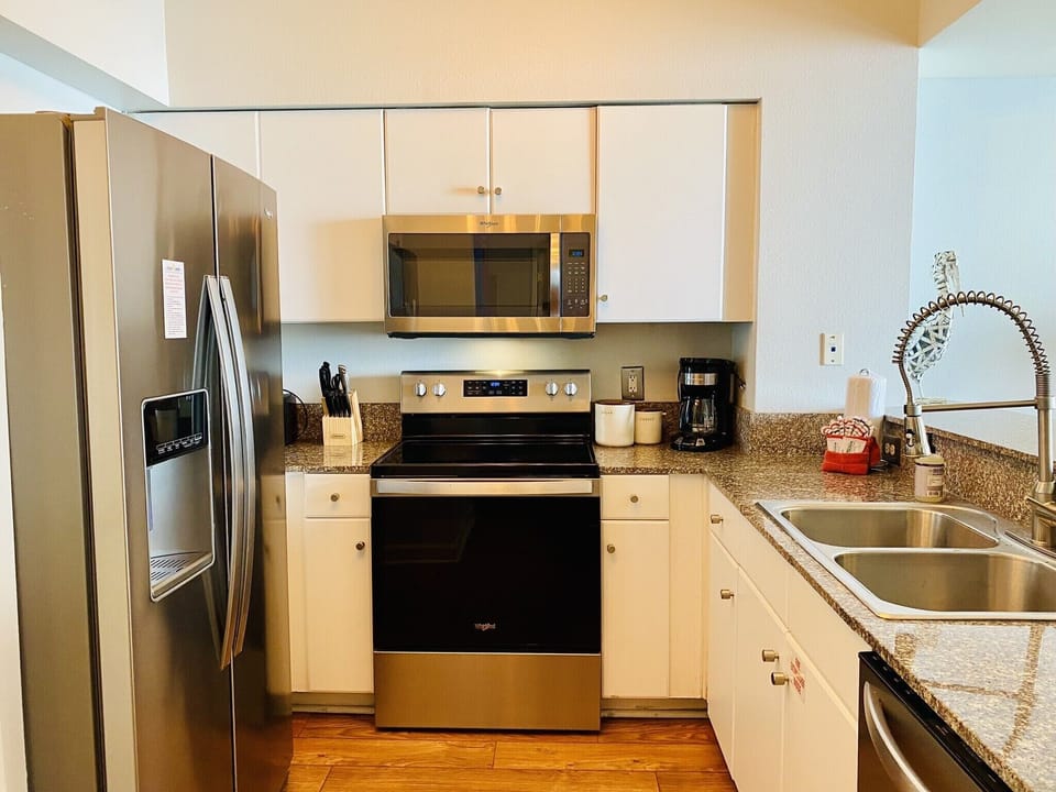 Fully stocked kitchen.. new appliances with Keurig AND regular coffee maker