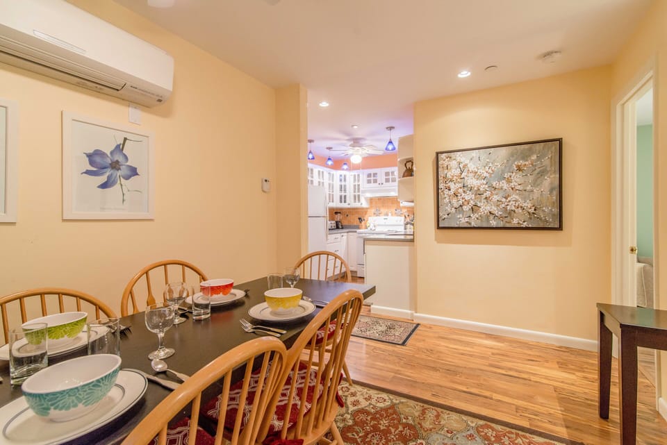Dinning room to Kitchen - warm and friendly, easy to chat while someone cooks.