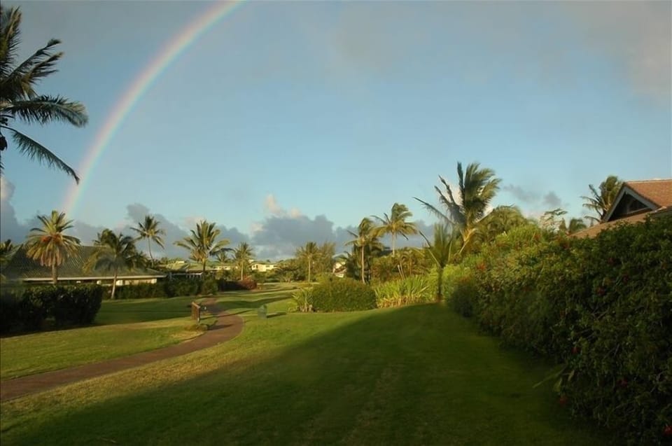 Walkway to beach - a 3-5 minute walk.