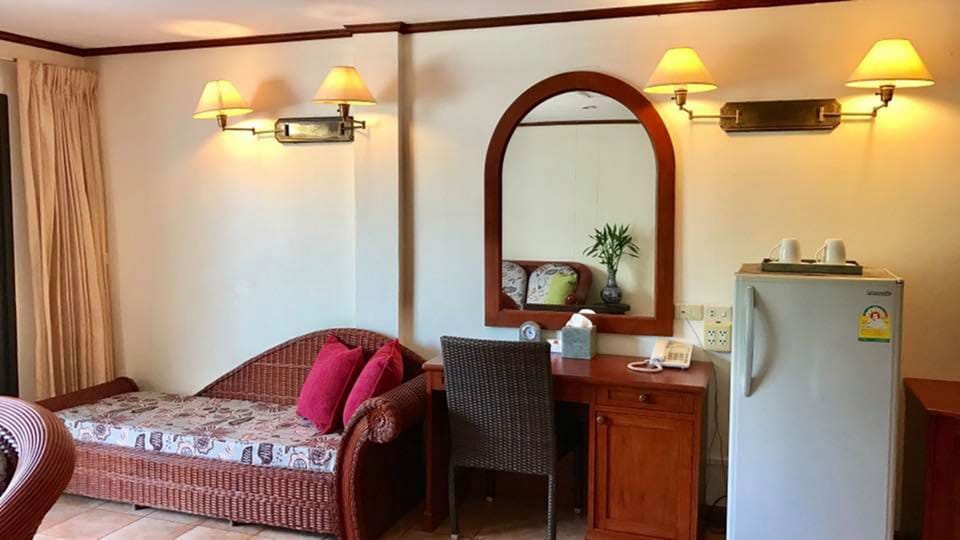 Luxury Room | Premium bedding, in-room safe, desk, iron/ironing board