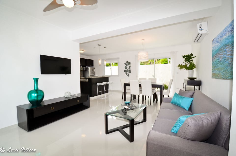 Luxury Condo, 2 Bedrooms, Terrace, Pool View | Living area | 37-inch Smart TV with digital channels, streaming services