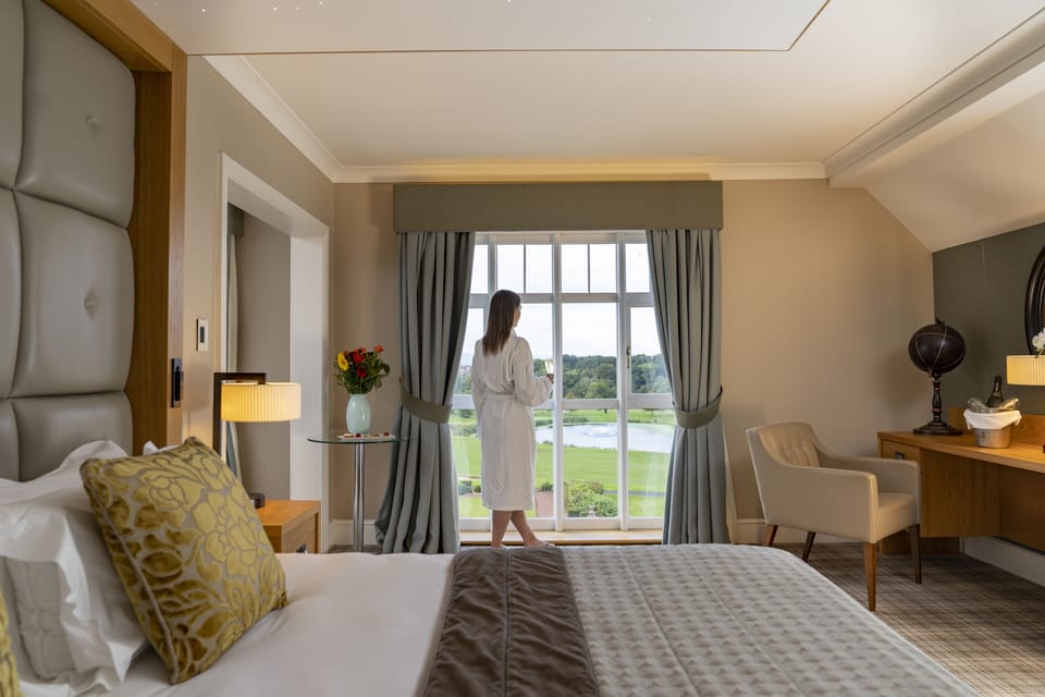 Carden Luxury Suite | Premium bedding, in-room safe, desk, blackout drapes