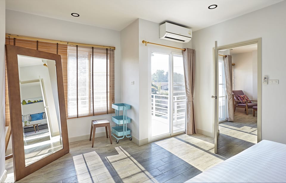 In-room safe, desk, blackout drapes, soundproofing