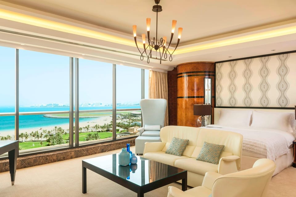 Club Suite, 2 Bedrooms (SW-M) | 1 bedroom, minibar, in-room safe, desk