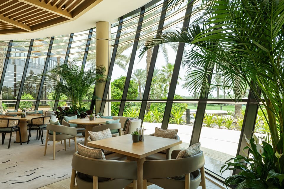 7 restaurants; breakfast, lunch, dinner, and brunch served