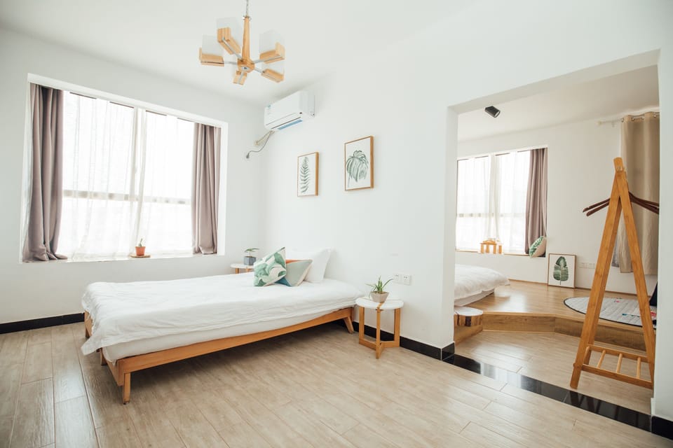 Family Suite with Mountain View | Desk, blackout drapes, soundproofing, WiFi (free)