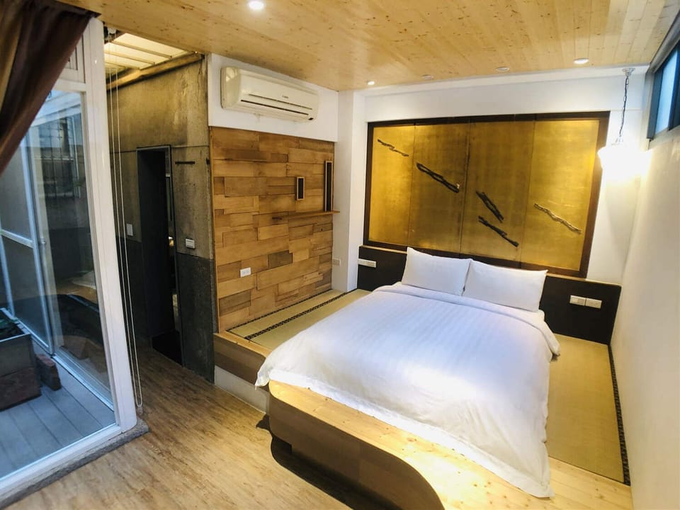 Deluxe Double Room, 1 Bedroom, Balcony | Down comforters, desk, blackout drapes, free WiFi