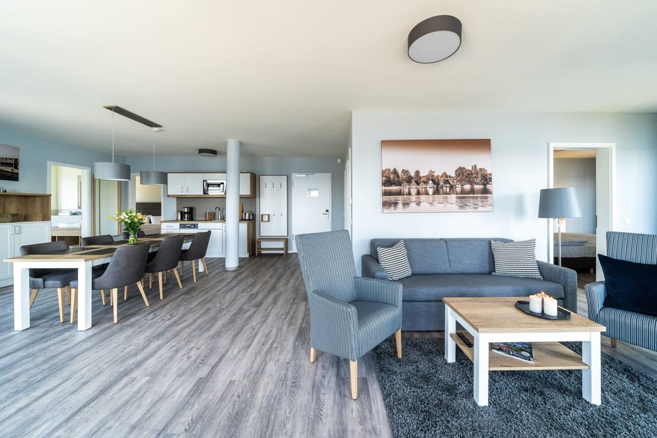 Room, Lakeside | Premium bedding, cribs/infant beds, free WiFi, bed sheets