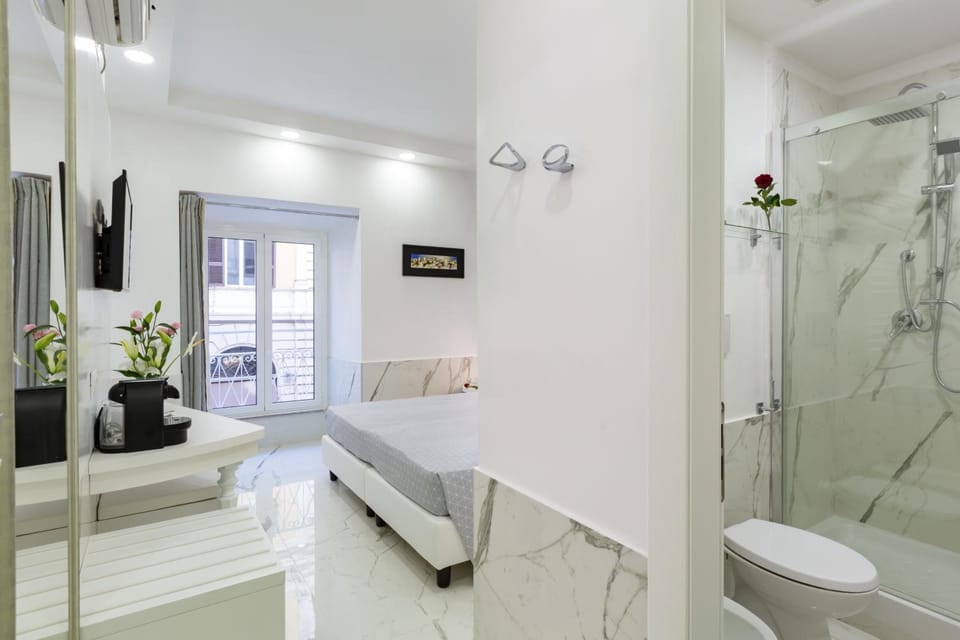 Shower, free toiletries, hair dryer, bidet