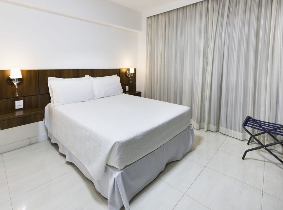 Deluxe Suite (City View) | 1 bedroom, minibar, blackout drapes, WiFi (free)
