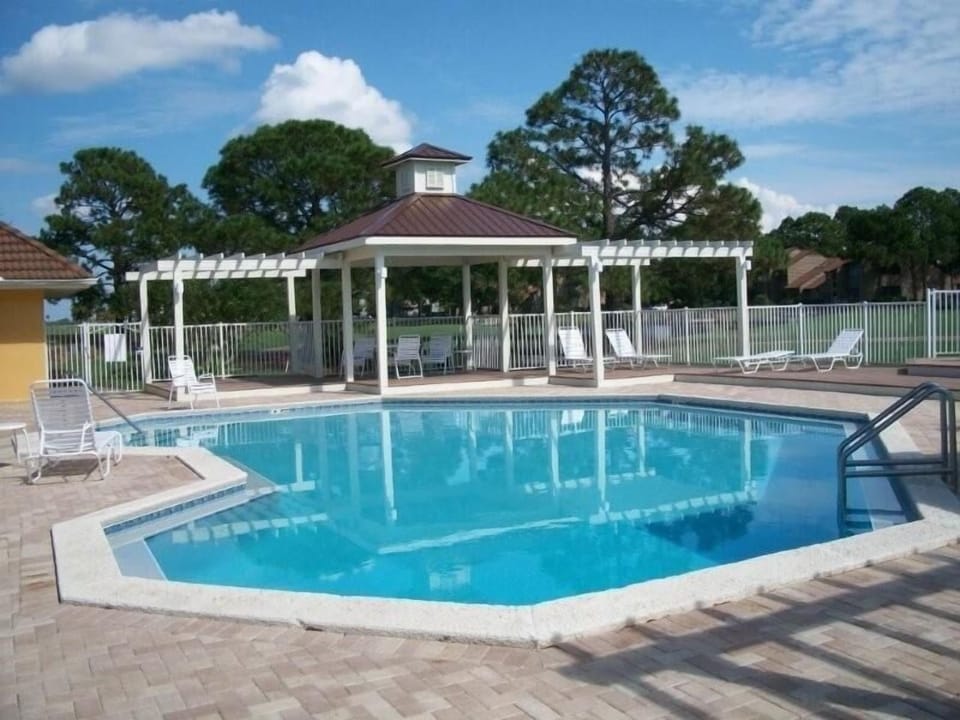 Private pool for guest just minutes from the front door of my home.