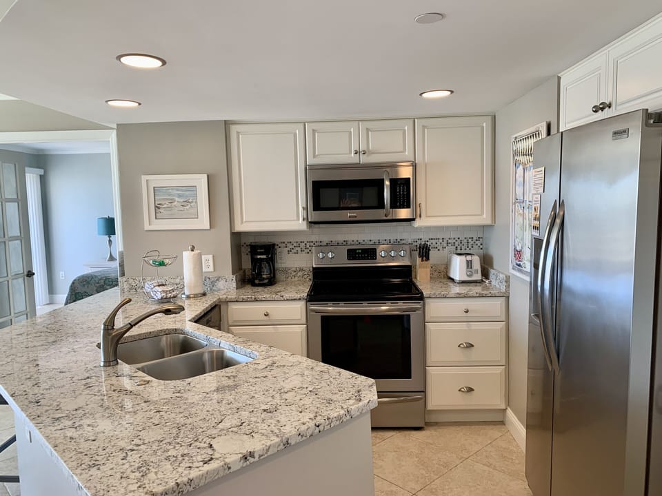 Fully Equipped Kitchen with Pantry Closet 
