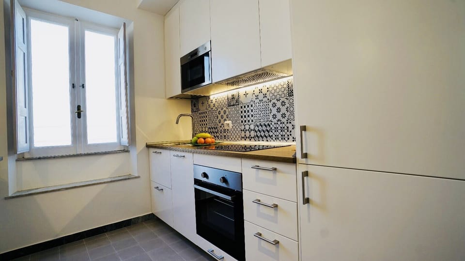 New Fully Equipped Kitchen - detail