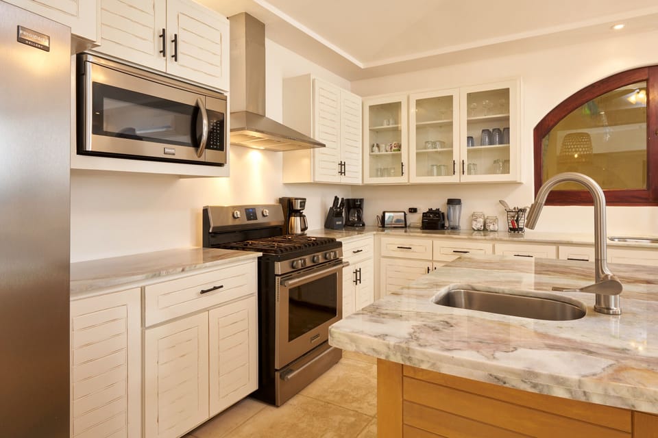 Brand new kitchen and appliances. 