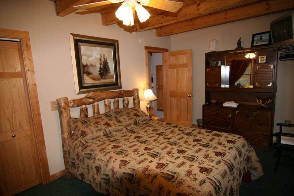 Queen bedroom