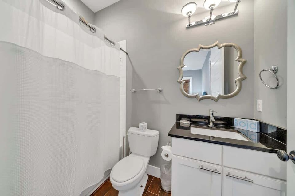 1st Floor King Suite Private Bathroom with Shower/Tub Combo