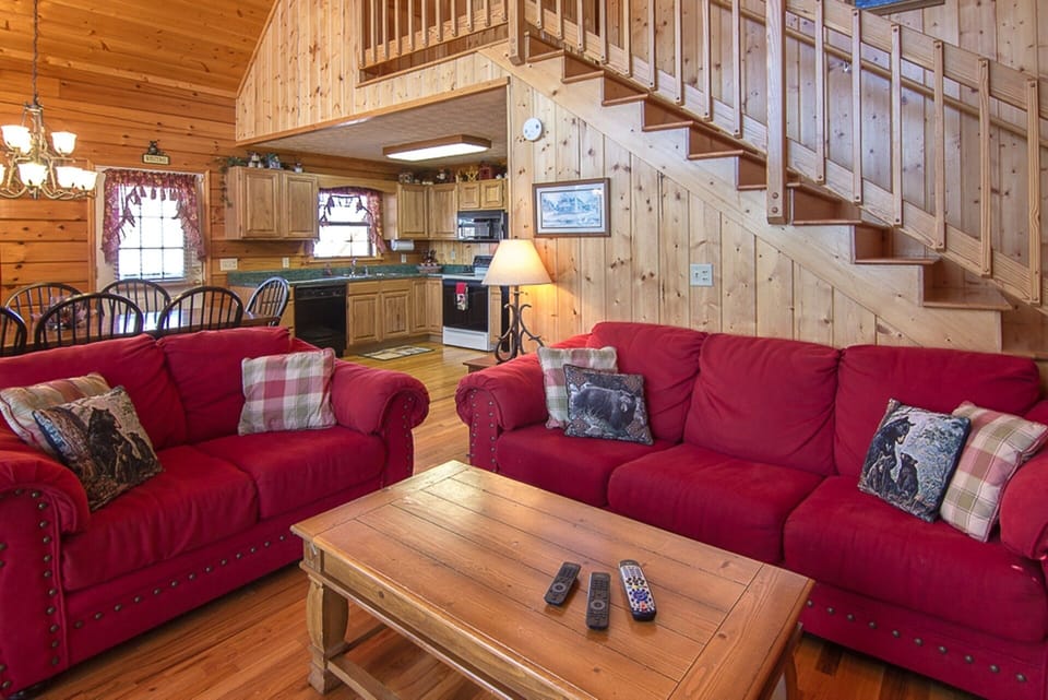 Living Room , Stacked Stone FIreplace,42 IN Flatscreen Tv 