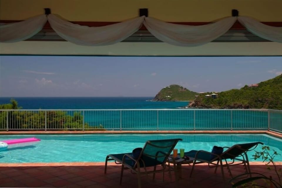 Ocean and Pool View (Pool- 47' x 18')