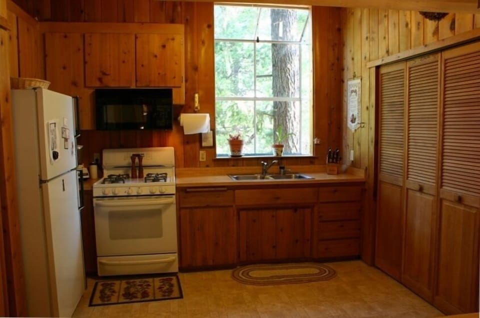 Well-stocked spacious kitchen