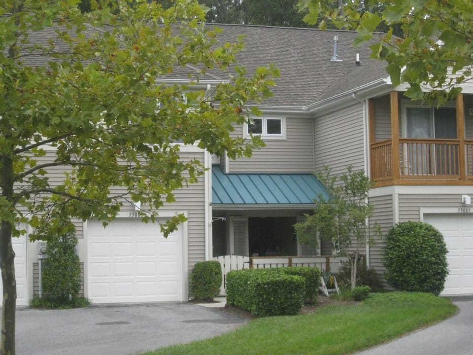 Plenty of space for your whole family. Do yourself a favor and s p r e a d out