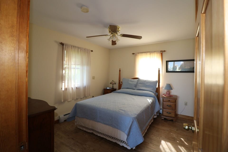 Queen bedroom