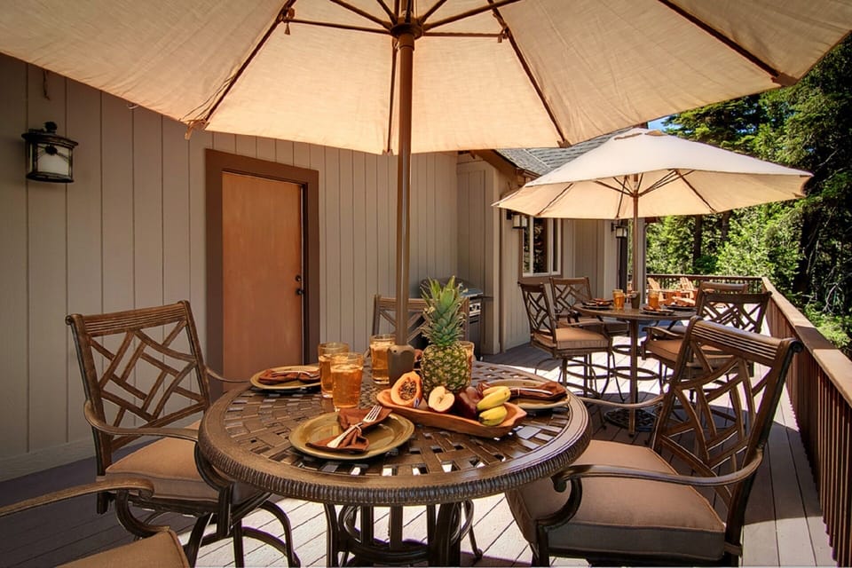 Expansive Trex decks, gas  BBQ and seating for 8.