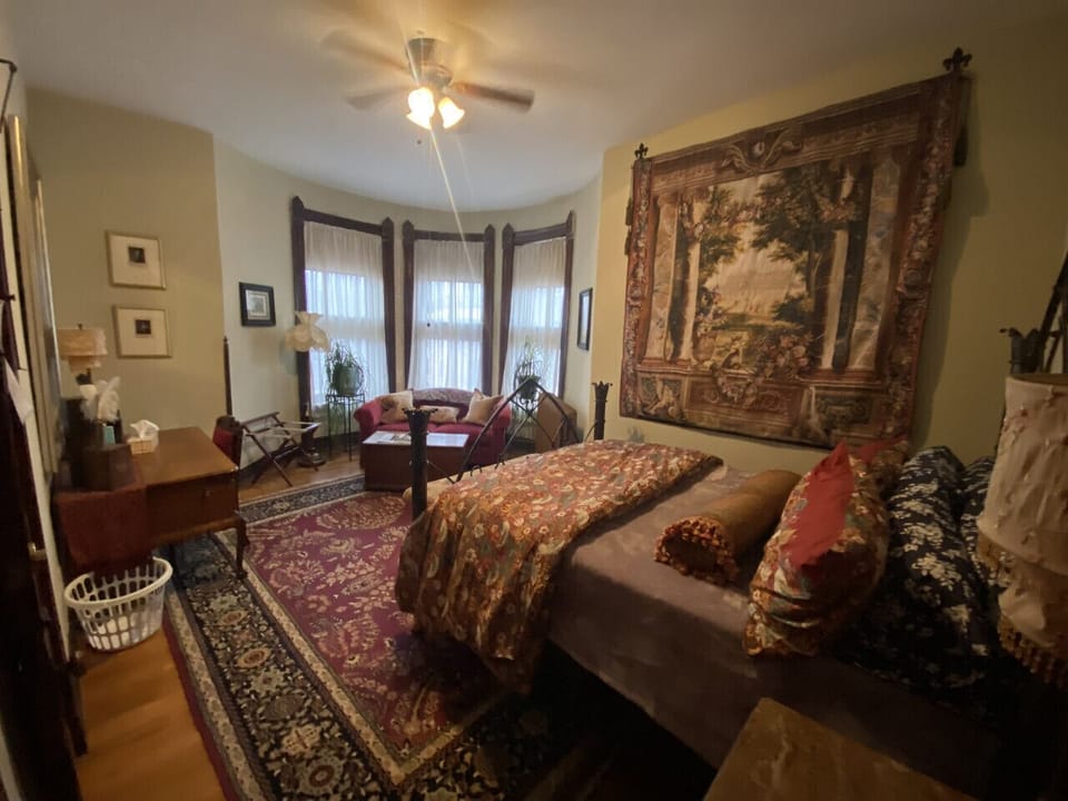 Crown Room
