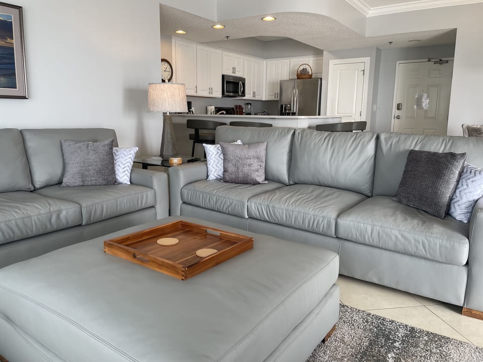 All Newly Painted Condo in 2022! This Includes Walls, Ceiling & Woodwork too! 