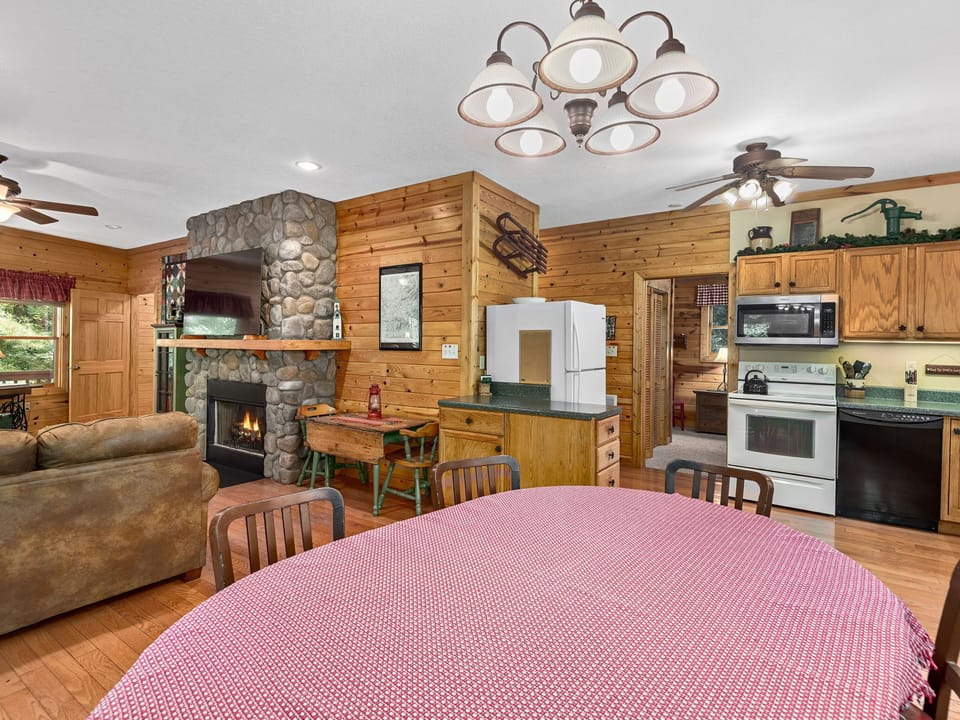 living, dining, & kitchen