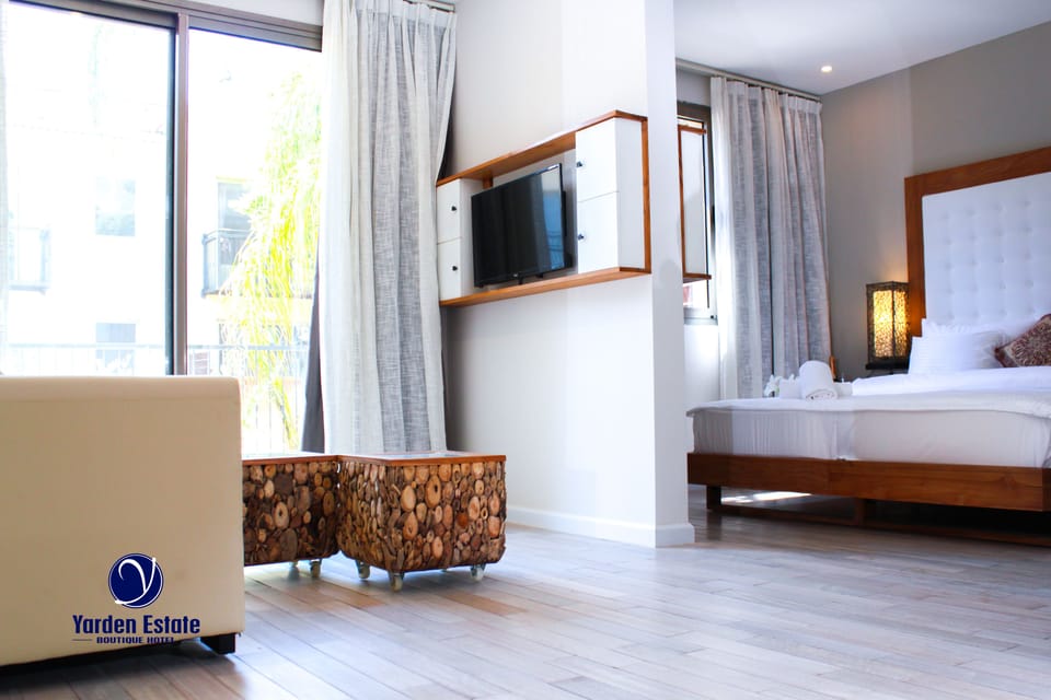 Premium bedding, in-room safe, desk, soundproofing