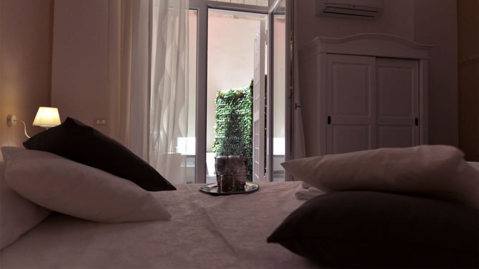 Deluxe Double Room | Premium bedding, minibar, in-room safe, desk