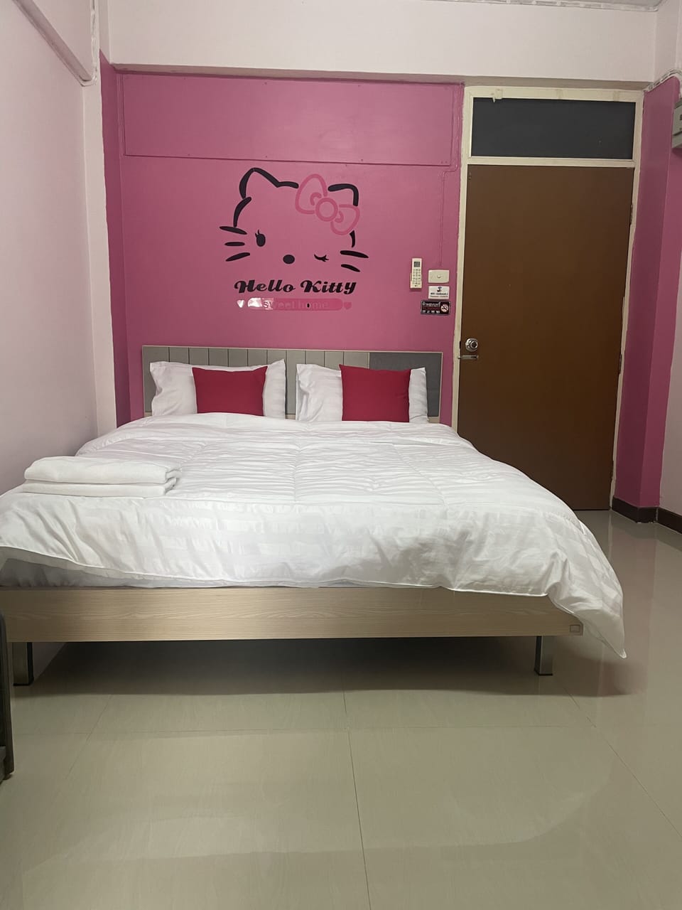 Standard Double Room | Desk, free WiFi, bed sheets