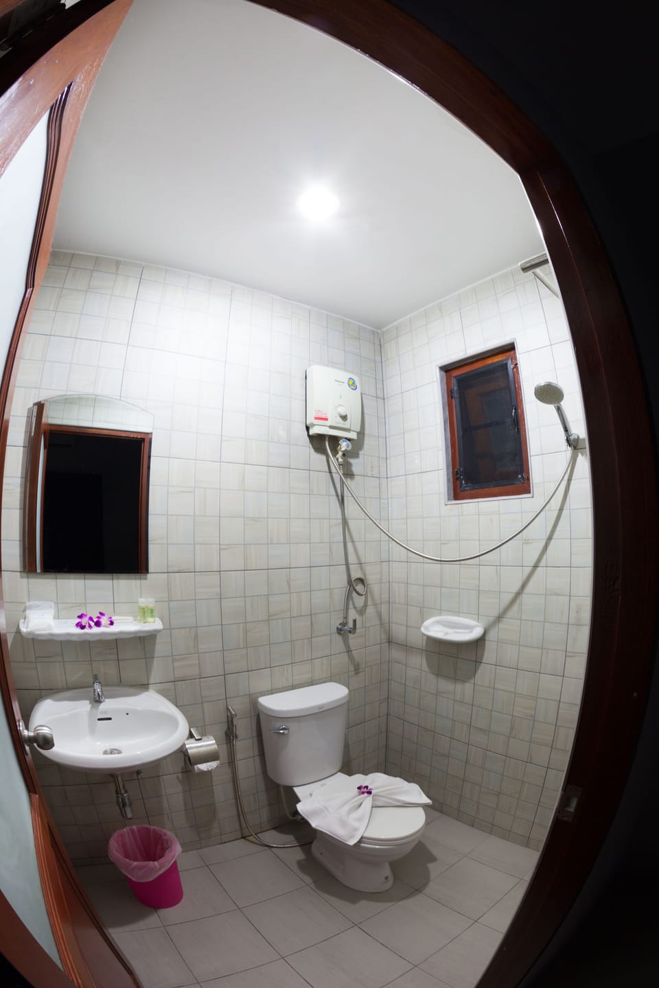 Room | Bathroom | Shower, free toiletries, hair dryer, slippers