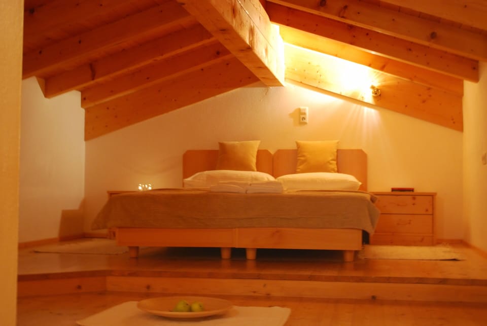 Gallery Apartment, 1 Bedroom | 1 bedroom, desk, iron/ironing board, WiFi (free)
