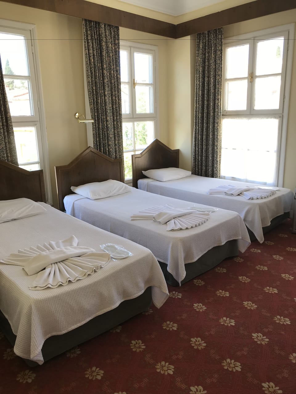 Triple Room | In-room safe, desk, free WiFi