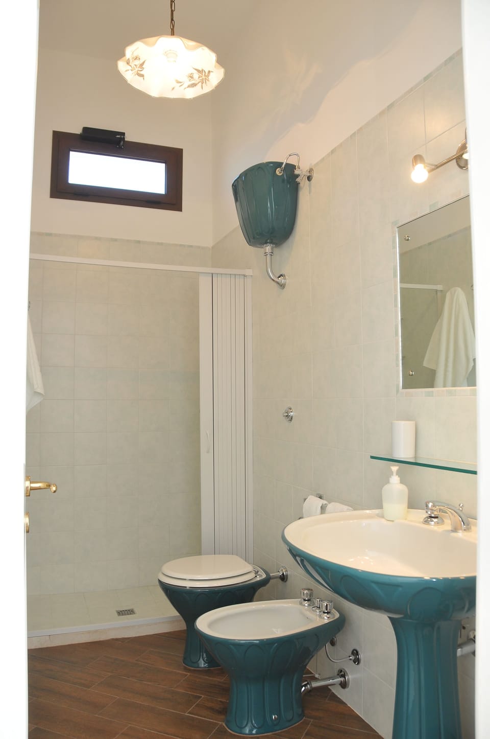 Double Room | Bathroom | Shower, hair dryer, bidet, towels