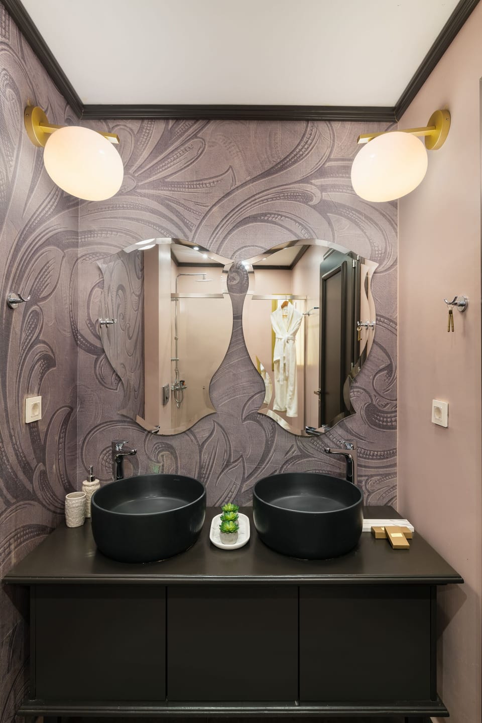 Suite, 1 Bedroom, Hot Tub, Sea View | Bathroom | Shower, free toiletries, hair dryer, bathrobes