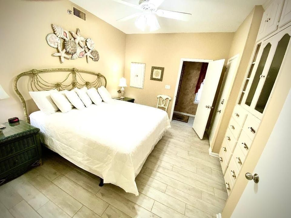 GUEST BRDROOM