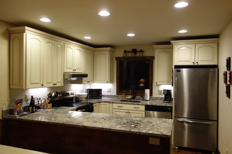 Kitchen~ new cabinets, granite counters, new stainless appliances