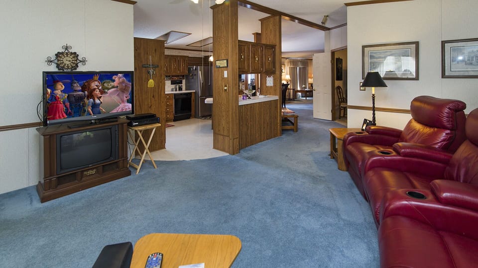 Den, Kitchen, Livingroom