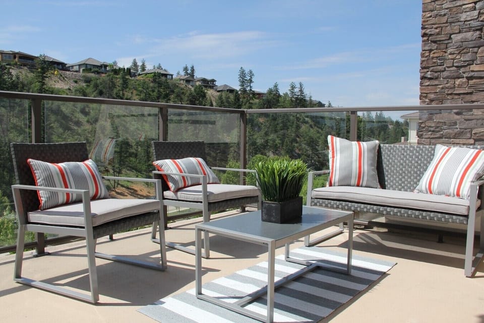 balcony seating