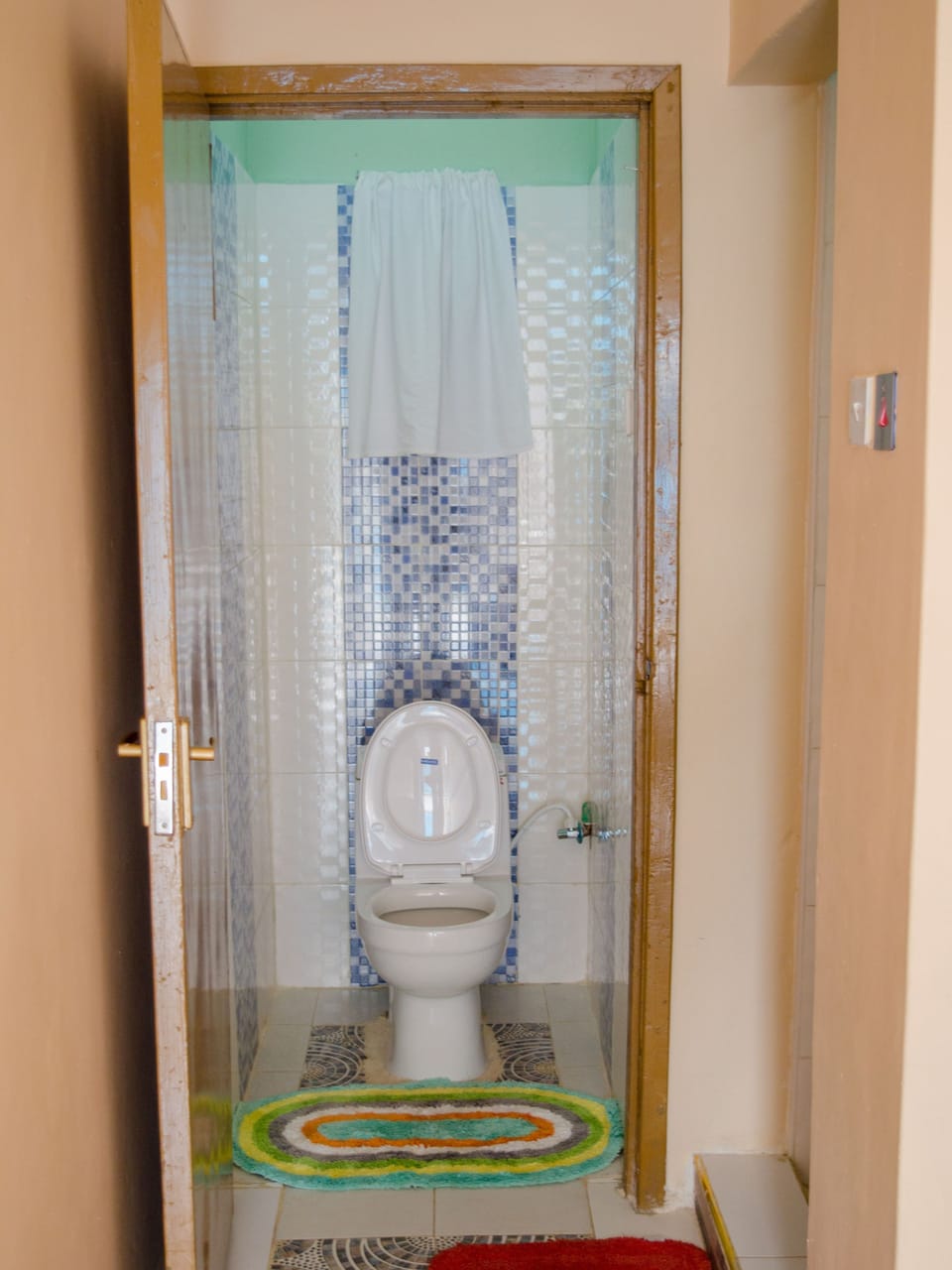 Single Room | Bathroom | Shower, free toiletries, slippers, towels