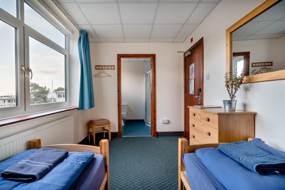 Twin Room, Ensuite | Free WiFi, bed sheets