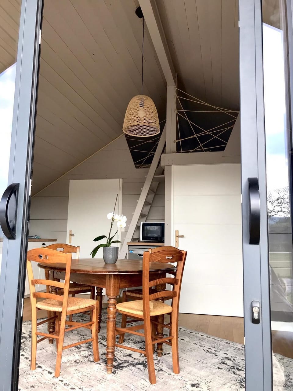 Comfort Cottage, Accessible, Ensuite (Woody II) | Private kitchen | Highchair