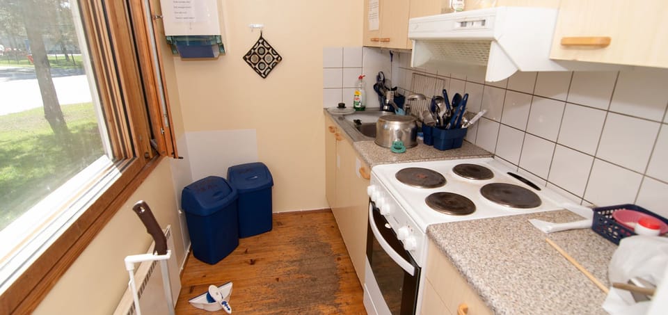 Standard Studio, Shared Bathroom (Private Toilet) | Shared kitchen | Shared fridge, microwave, coffee/tea maker