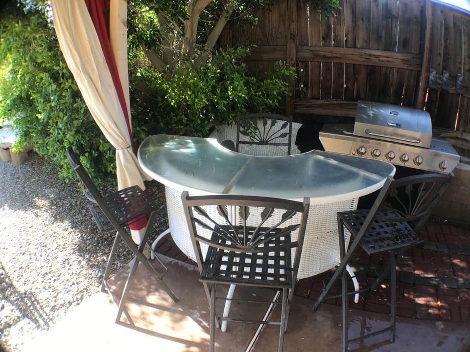 Outside bar and propane grill.